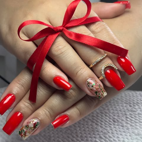 Unhas vermelhas bailarina com glitter
